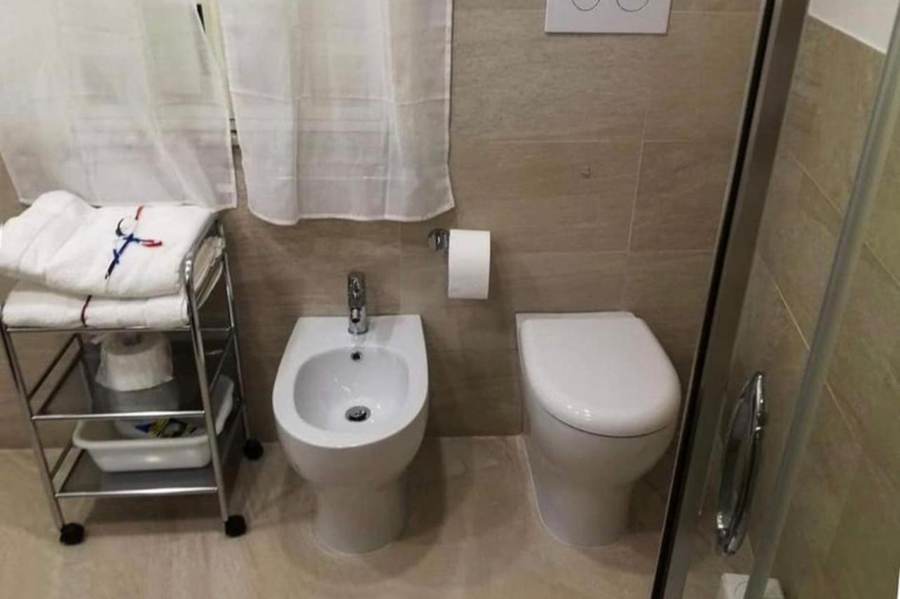 House Maximum Apartment Наполи Екстериор снимка