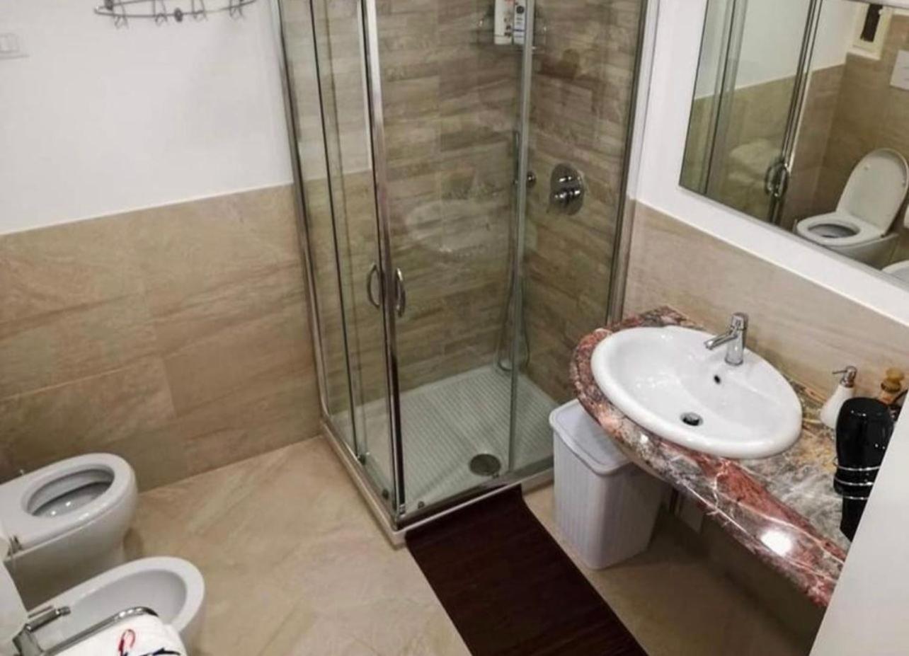 House Maximum Apartment Наполи Екстериор снимка